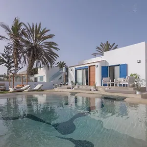  Villa Eden Beachfront By Holidays Spain